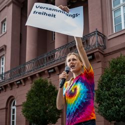 75 Jahre Grundgesetz: Lichtwert-Fotografien (Foto: Ras Rotter)