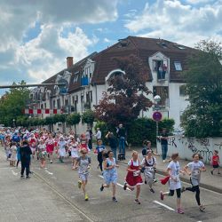 Start des 6. Wäscherinnenlaufs Karlsruhe 2023 (Foto: Bürgerverein Bulach)